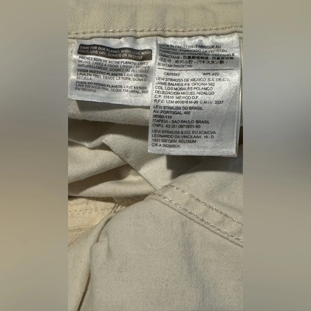 Levis relaxed fit